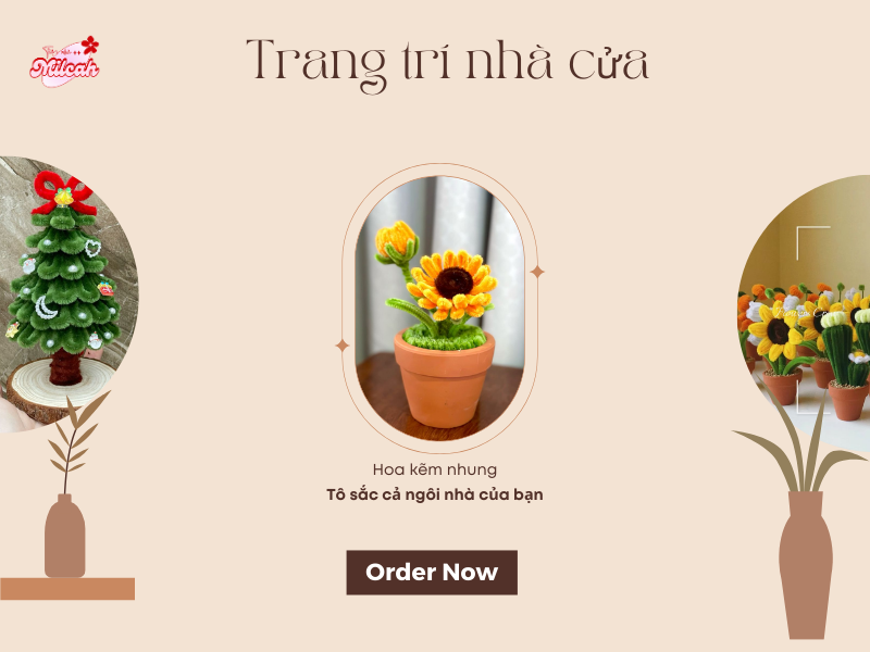 Bình hoa đẹp nhỏ xinh đặt trên bàn làm việc giúp không gian thêm sinh động